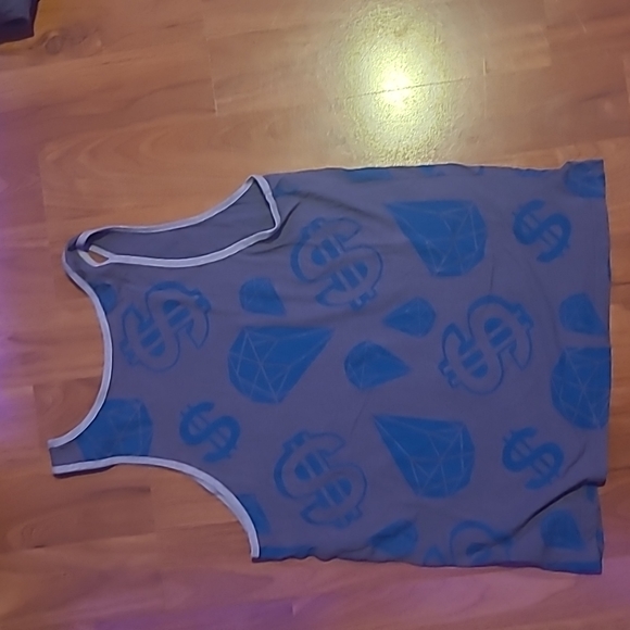 Shirt - Picture 2 of 3